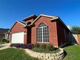 10624 Ashmore Dr in Fort Worth, TX - Building Photo