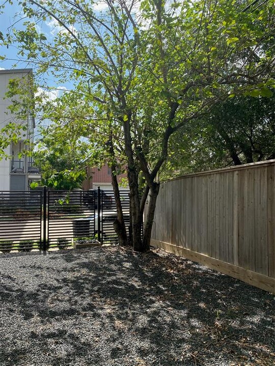 9644 Riddlewood Ln in Houston, TX - Building Photo