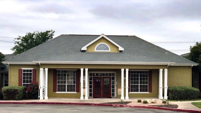 Georgetown Place Apartments in Georgetown, TX - Foto de edificio - Building Photo