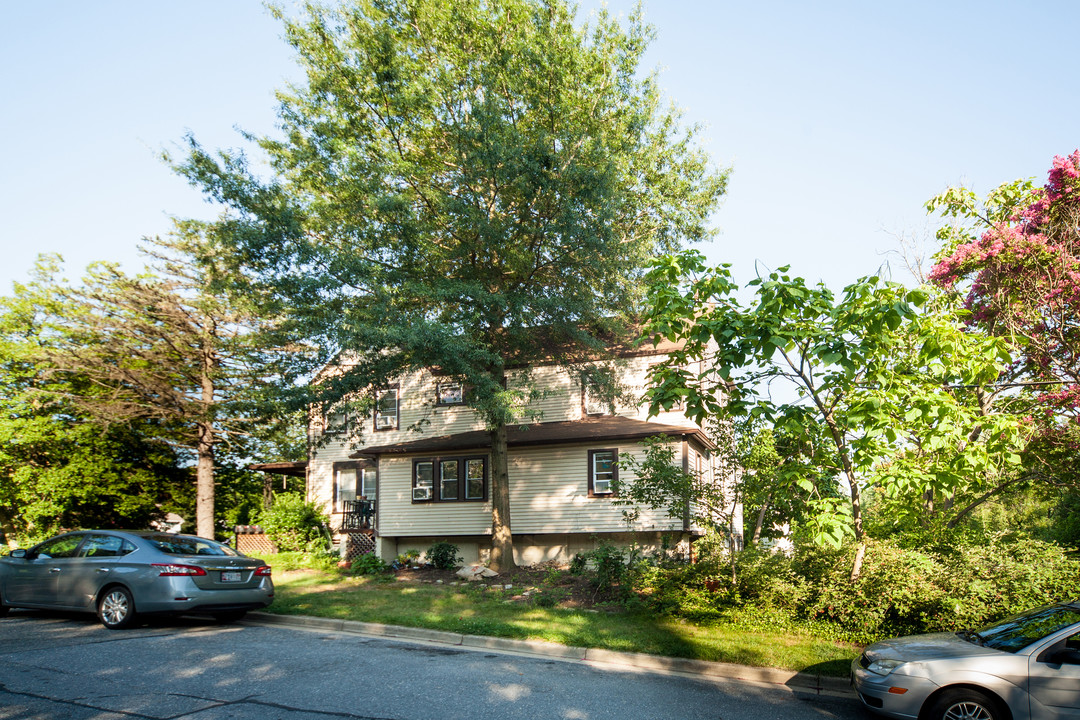 6624 Poplar Ave in Takoma Park, MD - Building Photo