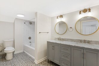 3700 S Liberty St in New Orleans, LA - Building Photo - Building Photo
