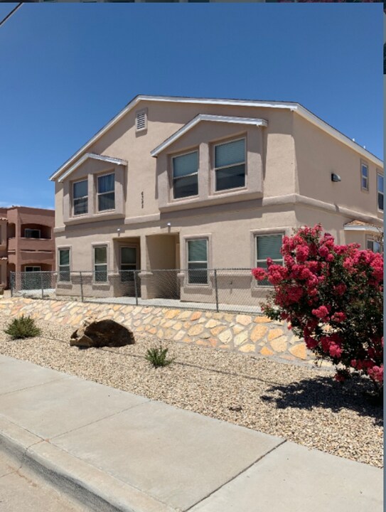 6345 Reynolds Dr in Las Cruces, NM - Building Photo