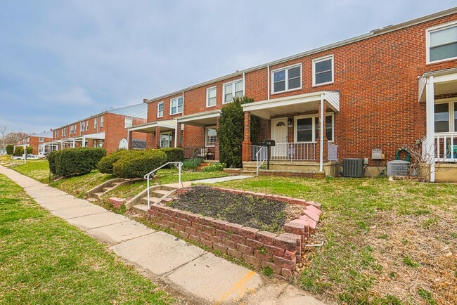 1748 Stokesley Rd in Dundalk, MD - Building Photo - Building Photo