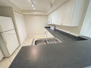 155 NW 96th Ter in Pembroke Pines, FL - Building Photo - Building Photo