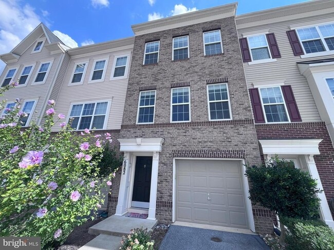 property at 6082 Forum Sq