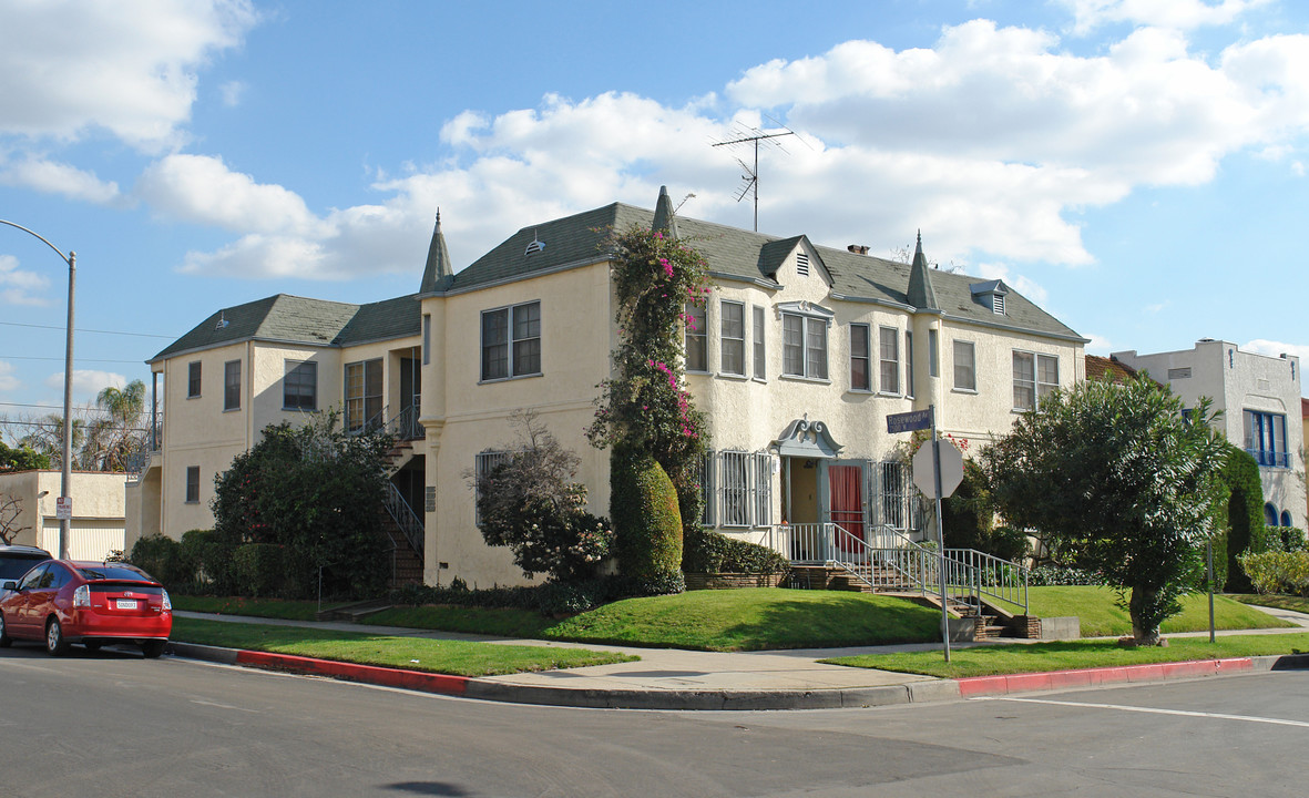 464 N Sierra Bonita Ave in Los Angeles, CA - Building Photo