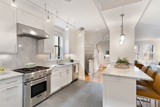 2 Kenway St in Cambridge, MA - Building Photo - Building Photo