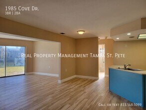 1985 Cove Dr in Largo, FL - Building Photo - Building Photo