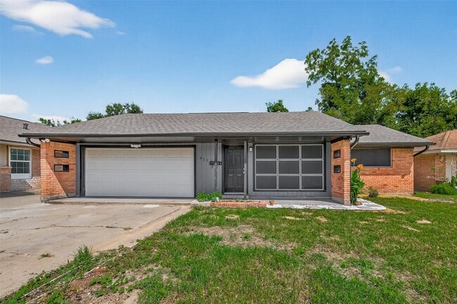 627 Edgebrook Dr in Houston, TX - Building Photo - Building Photo