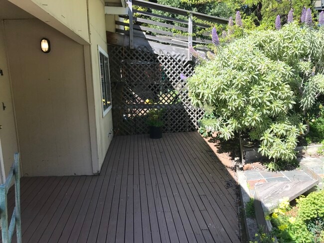 1721 Arrowhead Dr in Oakland, CA - Building Photo - Building Photo