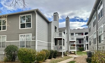 4460 S Pitkin St, Unit 128 in Aurora, CO - Building Photo