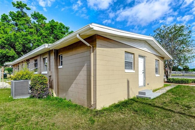 1928 3rd St NE in Winter Haven, FL - Building Photo - Building Photo