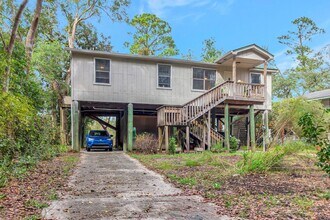 5985 N Airport Rd in Milton, FL - Building Photo - Building Photo