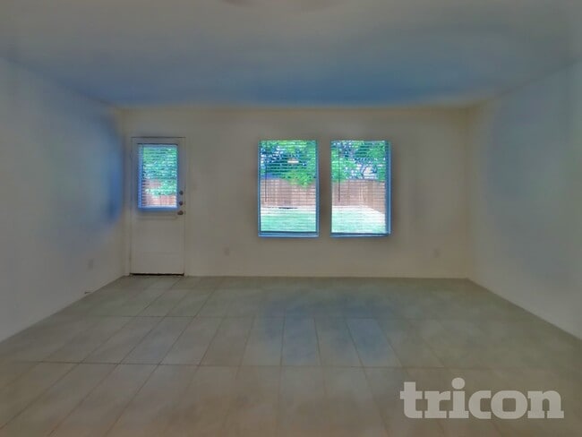 1516 Clairborne Ct, Unit WAIT-A1 in Little Elm, TX - Foto de edificio - Building Photo