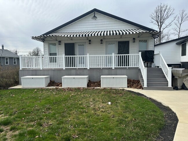 property at 7712 Walnut St