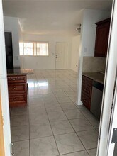 2775 W 61st St in Hialeah, FL - Building Photo - Building Photo