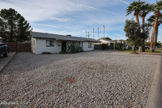 1007 E Montebello Ave in Phoenix, AZ - Foto de edificio - Building Photo