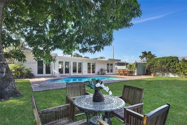 property at 948 NE 26th Ave