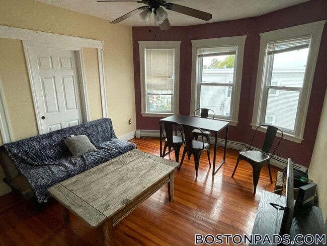 49 Conwell Ave