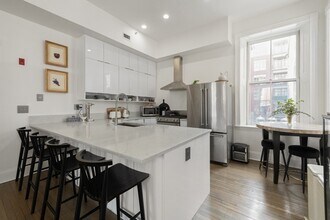 55 W Broadway, Unit 3 in Boston, MA - Building Photo - Building Photo