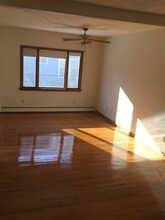 15 Cherry St, Unit #1 in Medford, MA - Foto de edificio - Building Photo