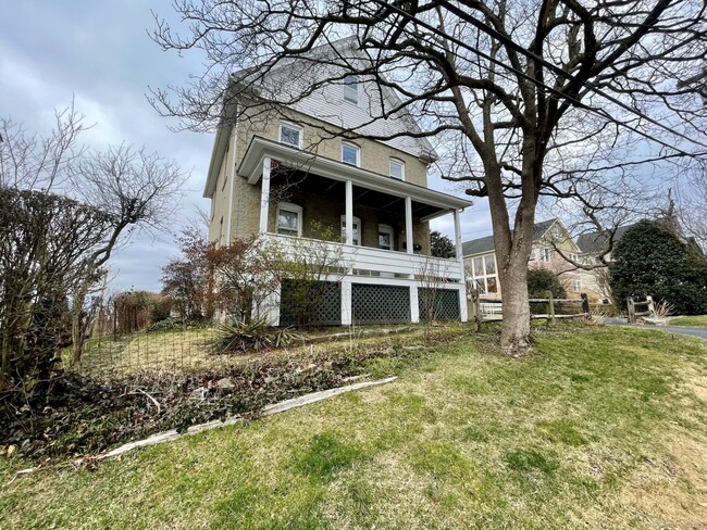 property at 14 Berrian Pl