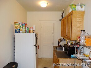 1167 Boylston St, Unit 34 in Boston, MA - Building Photo - Building Photo