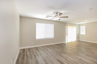 6711 Scarlet Star Ave in Las Vegas, NV - Building Photo - Building Photo