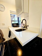 2109 Red Rd in Miami, FL - Foto de edificio - Building Photo