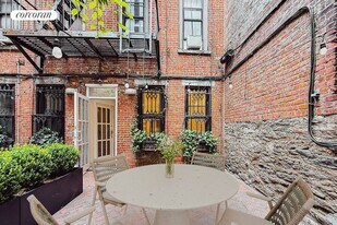 344 W 17th St in New York, NY - Building Photo