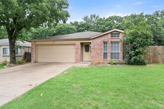 1217 Hidden Creek Dr in Mansfield, TX - Building Photo - Building Photo
