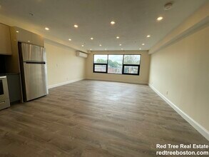 1028a Commonwealth Ave in Boston, MA - Building Photo - Building Photo