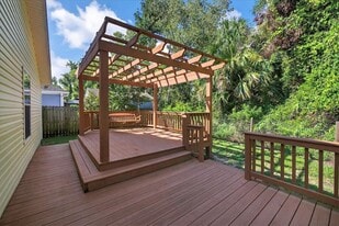182 Tafflinger Rd in Crawfordville, FL - Building Photo