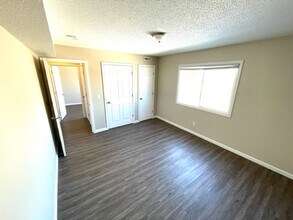 Laurel Villages in Des Moines, IA - Building Photo - Interior Photo