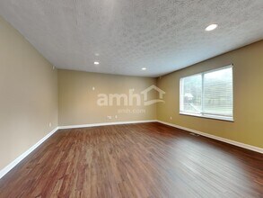 150 Brittony Woods Dr in Monroe, OH - Building Photo - Building Photo