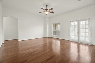 3303 Hickory Knoll Dr in Pearland, TX - Building Photo - Building Photo