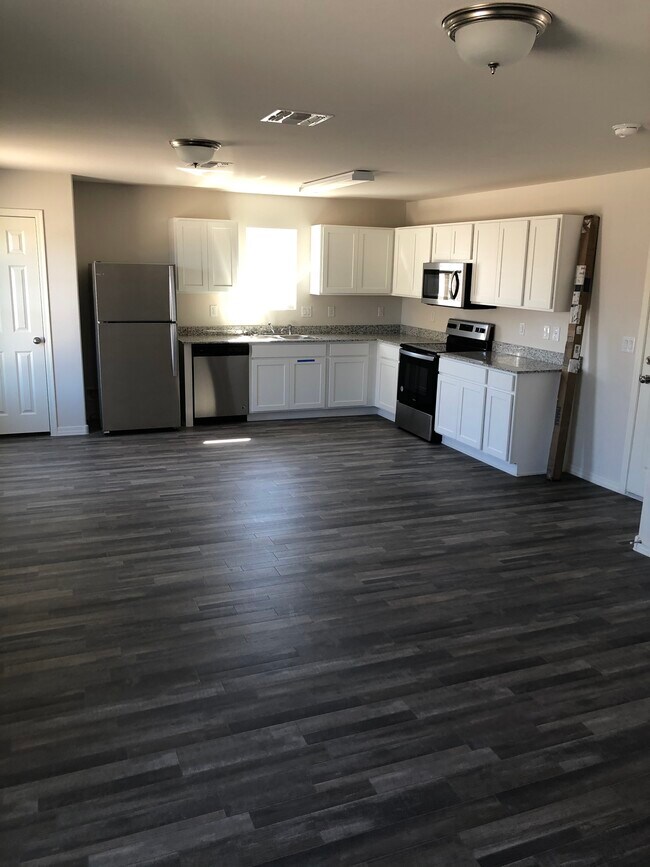 1628 Paige Dr in Bullhead City, AZ - Building Photo - Building Photo