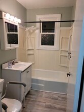 209 W Green St, Unit 209 in Savoy, IL - Foto de edificio - Building Photo