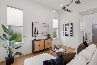4400 Night Owl Ln in Austin, TX - Building Photo - Building Photo