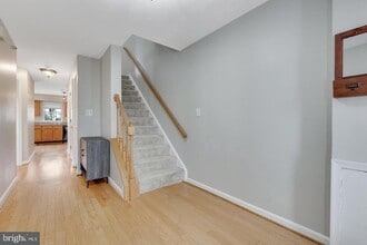 217 Locust St SE in Vienna, VA - Building Photo - Building Photo