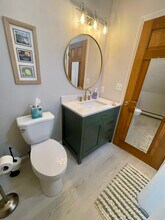 176 North St, Unit Beautiful 850 sf studio in Norfolk, MA - Foto de edificio - Building Photo