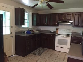 802 Gaskill Ave in Jeannette, PA - Building Photo - Building Photo