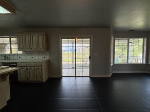 26377 Pittman Hill Rd in Clovis, CA - Building Photo - Building Photo