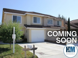 671 Las Palmas Dr in Hollister, CA - Building Photo