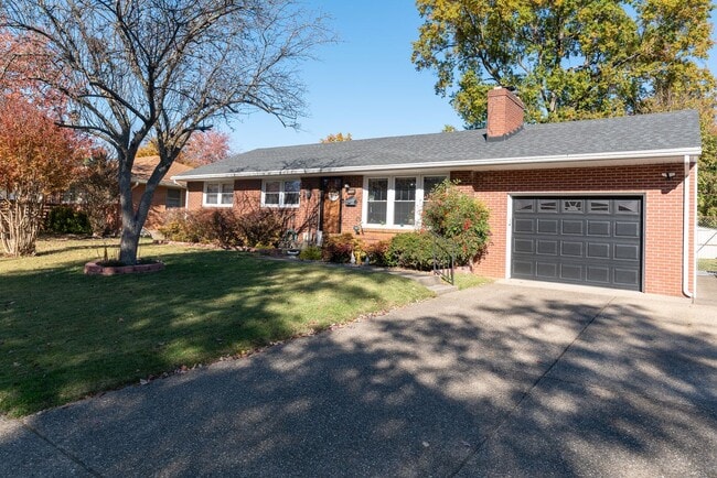 3305 Cawein Way in Louisville, KY - Building Photo - Building Photo