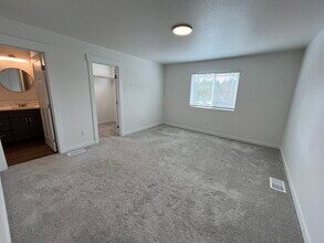 503 S 2nd St in Rockford, WA - Building Photo - Building Photo