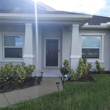 4150 NE 9th Ave in Cape Coral, FL - Foto de edificio - Building Photo