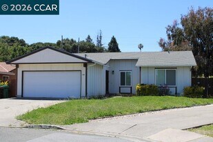 130 Aster Ct in Hercules, CA - Building Photo