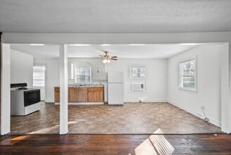420 Lafayette Rd in Clarksville, TN - Building Photo - Building Photo