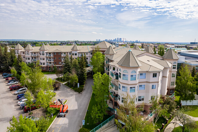 College Gardens in Calgary, AB - Building Photo - Building Photo